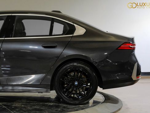Used 2025 BMW 530i RWD image 15