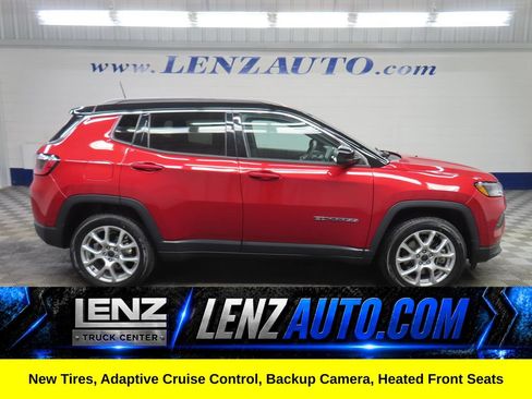 Used 2025 Jeep Compass Limited AWD/4WD image 1
