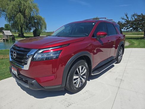 Used 2024 Nissan Pathfinder SL w/ Cargo Package AWD/4WD image 1