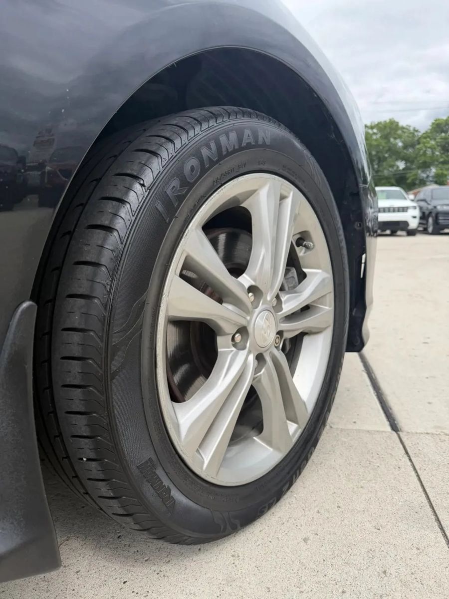 Used 2019 Hyundai Sonata Sport w/ Tech Package 03 FWD image 9