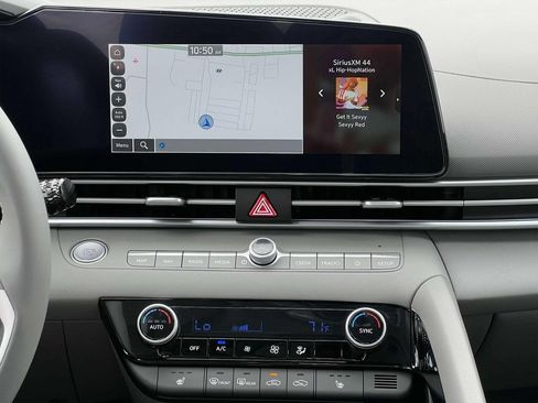 Used 2024 Hyundai Elantra SEL w/ Convenience Package FWD image 28