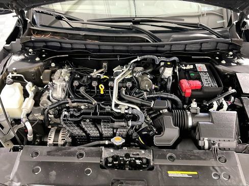 Used 2025 Nissan Altima 2.5 SR AWD/4WD image 13