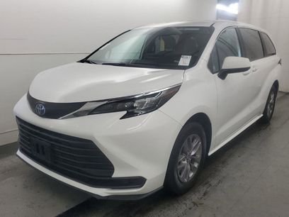 Used 2025 Toyota Sienna LE