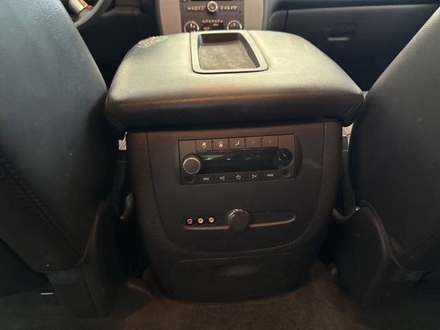 Used 2007 GMC Yukon XL SLT w/ SLT Preferred Equipment Group AWD/4WD image 29