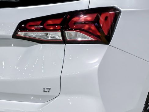 Used 2023 Chevrolet Equinox LT image 13