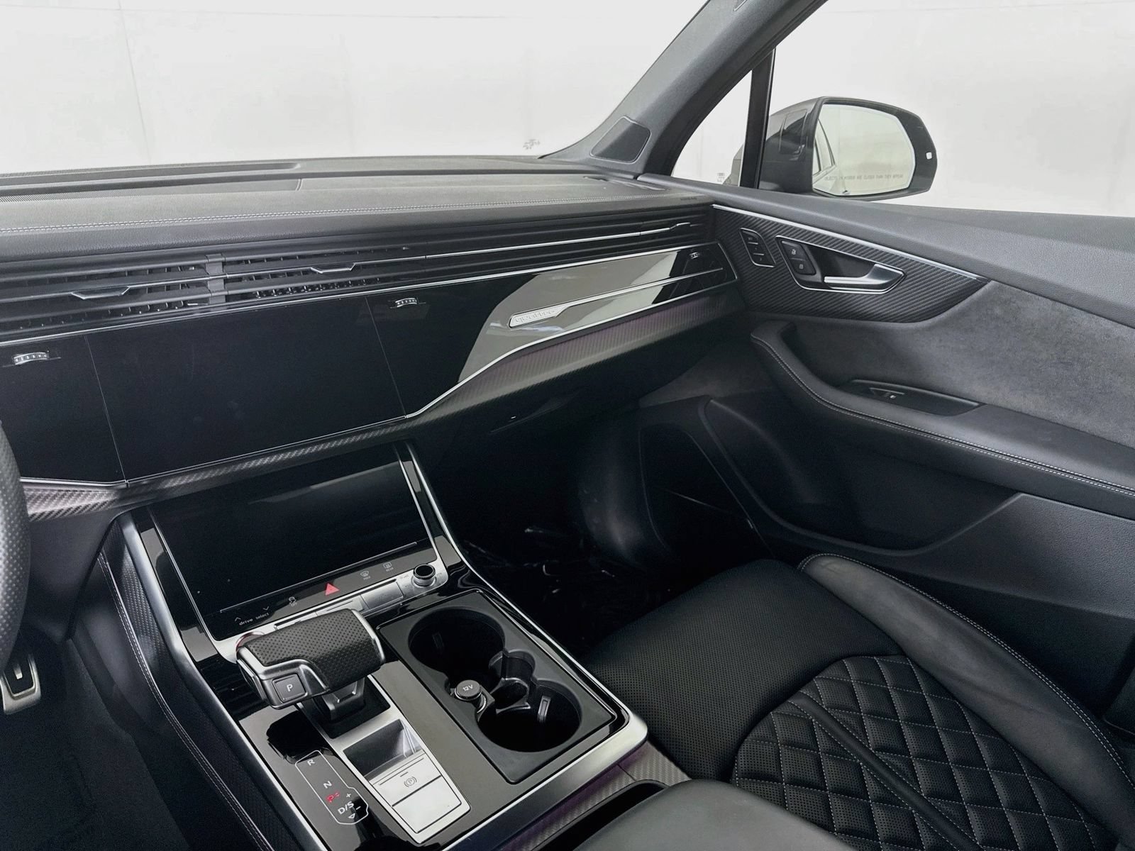 Certified 2025 Audi SQ7 Prestige AWD/4WD image 24