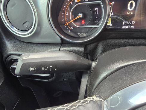 Used 2021 Jeep Wrangler Unlimited Sahara w/ Uconnect 4C Nav & Sound Group image 20