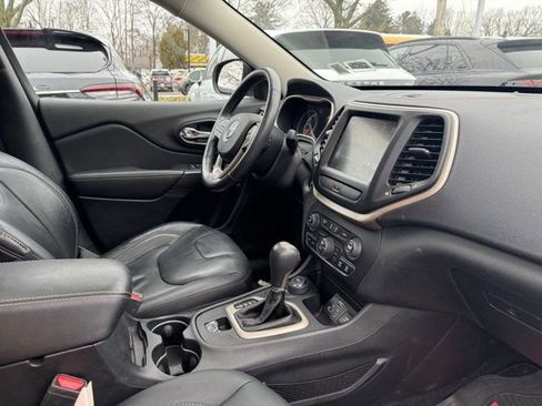 Used 2016 Jeep Cherokee Limited image 28