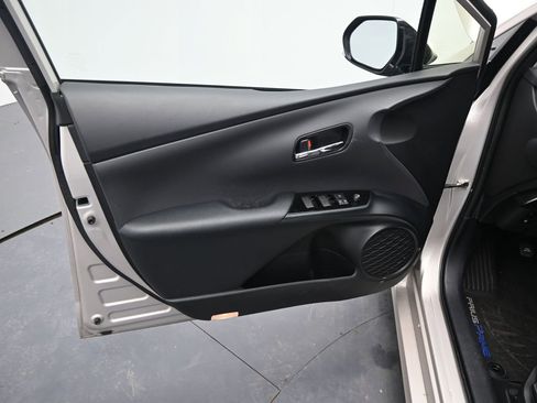Used 2020 Toyota Prius Prime XLE image 18