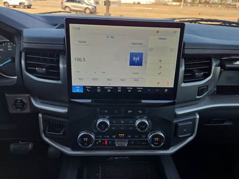 Used 2024 Ford Expedition XLT image 13