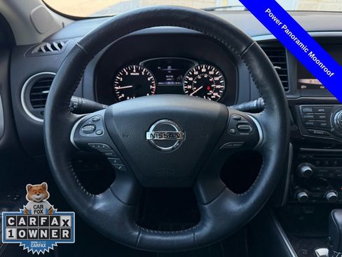 Used 2019 Nissan Pathfinder SL image 11