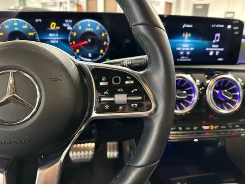 Used 2023 Mercedes-Benz CLA 250 image 18