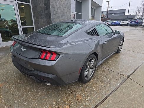 Used 2025 Ford Mustang Premium image 22