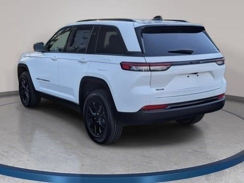 New 2025 Jeep Grand Cherokee Altitude w/ Trailer Tow Package image 7