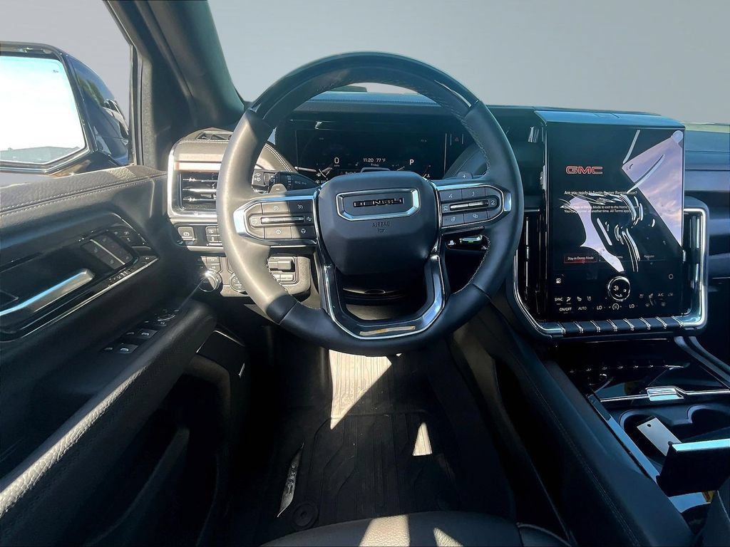 New 2026 GMC Yukon XL Denali w/ Denali Reserve Package AWD/4WD image 18
