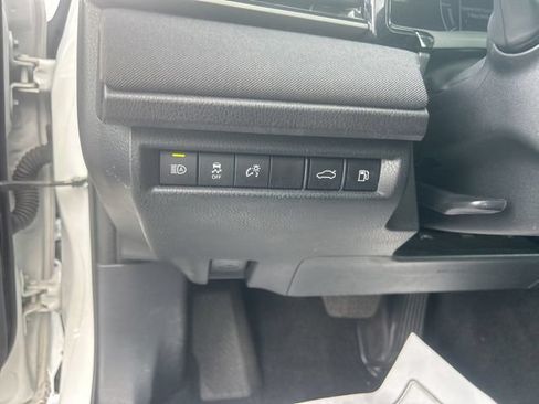 Used 2025 Toyota Camry LE FWD image 15