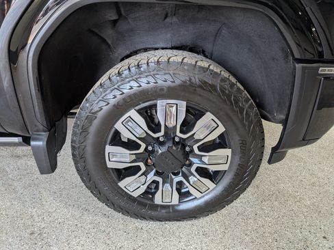 Used 2024 GMC Sierra 2500 Denali w/ Technology Package AWD/4WD image 15