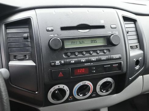 Used 2006 Toyota Tacoma 2WD Regular Cab image 10