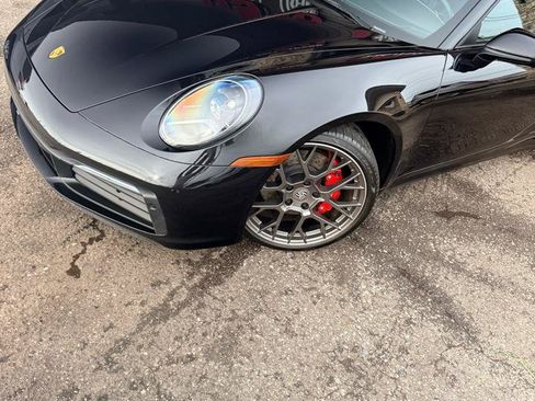 Used 2021 Porsche 911 Targa 4S w/ Premium Package AWD/4WD image 2