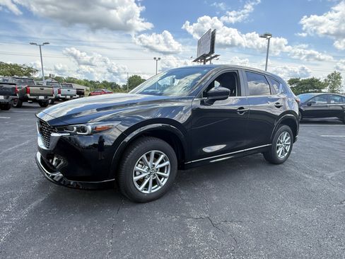 Used 2025 MAZDA CX-5 AWD 2.5 S w/ Preferred Package image 3