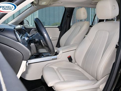 Used 2022 Mercedes-Benz GLB 250 w/ Premium Package Lite image 6