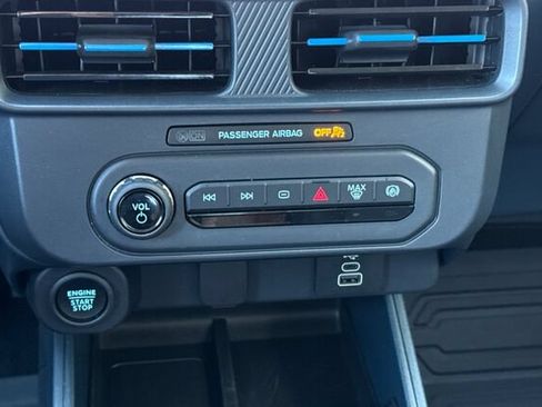 Used 2025 Ford Maverick Lobo AWD/4WD image 19