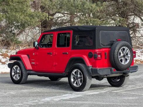 Certified 2018 Jeep Wrangler Unlimited Sahara w/ Dual Top Group image 3