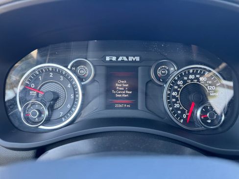 Used 2024 RAM 2500 Big Horn w/ Bed Utility Group image 12