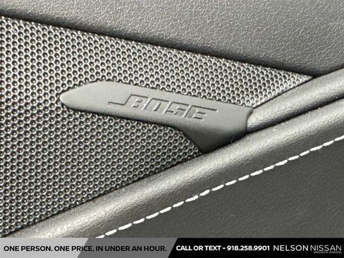 Used 2020 Chevrolet Corvette Stingray Coupe w/ 1LT RWD image 18