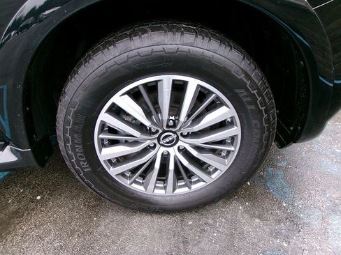 Used 2023 Nissan Armada SL w/ Captain's Chairs Package image 7