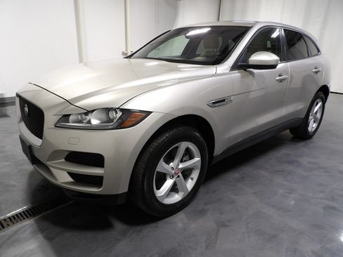 Used 2017 Jaguar F-PACE Premium AWD/4WD image 5
