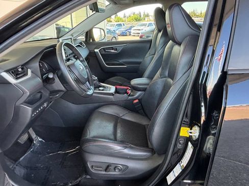 Used 2020 Toyota RAV4 TRD Off-Road AWD/4WD image 24