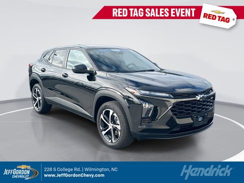 Used 2024 Chevrolet Trax RS image 1