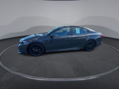 Used 2025 Toyota Camry SE image 8