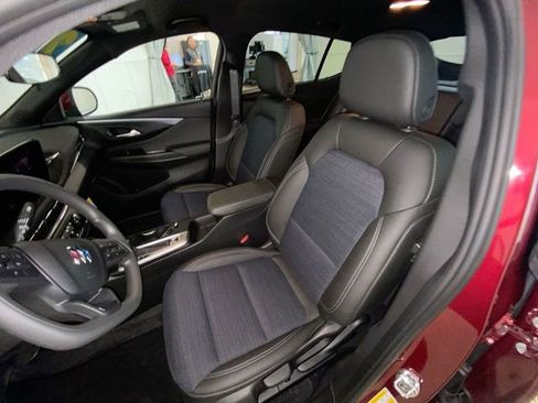 Used 2025 Buick Envista Preferred FWD image 14
