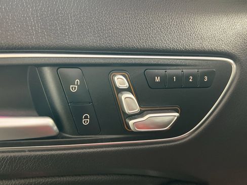 Used 2019 Mercedes-Benz GLA 250 4MATIC image 32