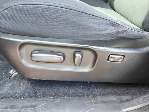 Used 2021 Toyota Tacoma TRD Off-Road image 16