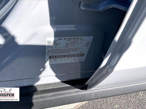 New 2025 Ford Maverick XLT w/ XLT Luxury Package image 13