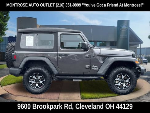Used 2018 Jeep Wrangler Sport AWD/4WD image 3