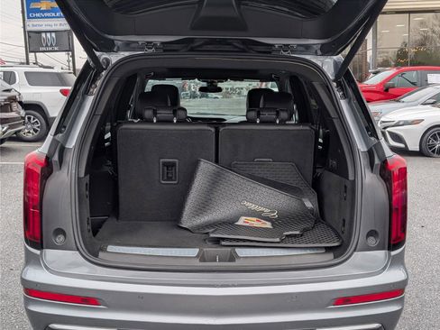 Used 2022 Cadillac XT6 Premium Luxury image 14