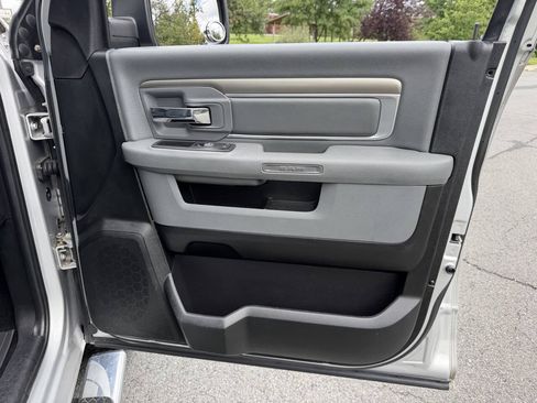 Used 2016 RAM 1500 Classic SLT AWD/4WD image 24