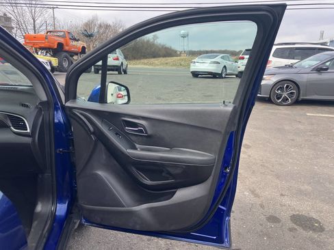 Used 2017 Chevrolet Trax LS image 15