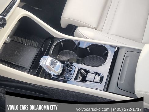 Used 2026 Volvo XC40 B5 Plus w/ Protection Package Premier AWD/4WD image 17