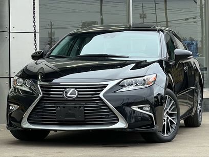 Used 2017 Lexus ES 350 w/ Luxury Package