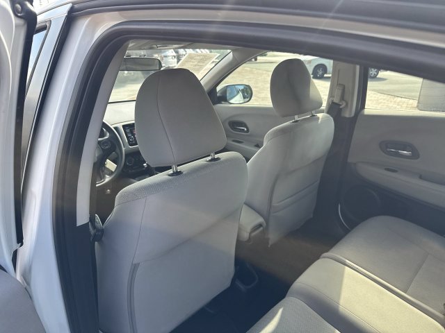 Used 2018 Honda HR-V LX image 25