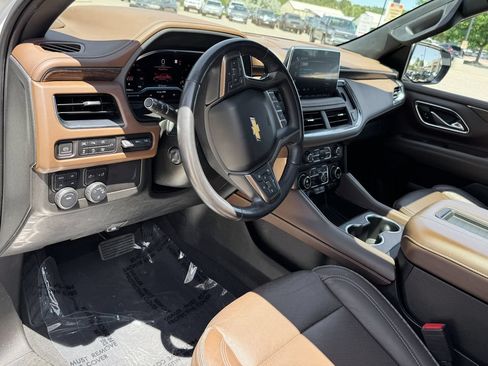 Used 2022 Chevrolet Suburban High Country AWD/4WD image 19