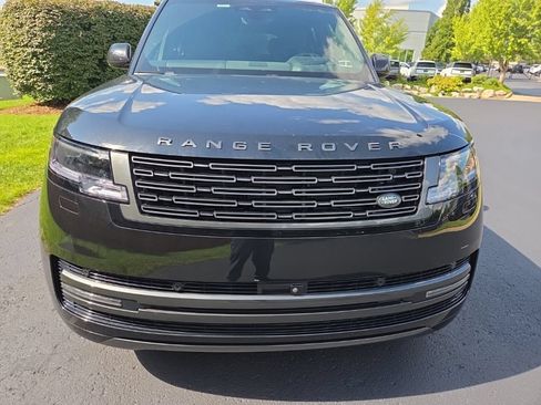 Certified 2025 Land Rover Range Rover SE AWD/4WD image 8