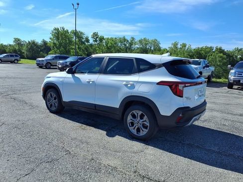 Used 2024 Kia Seltos LX AWD/4WD image 39