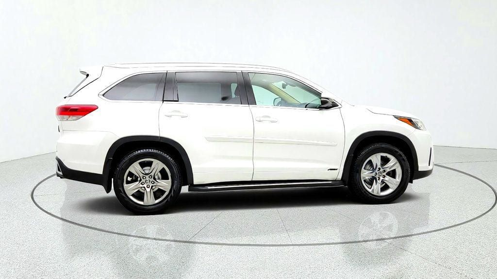 Used 2019 Toyota Highlander Limited AWD/4WD image 4