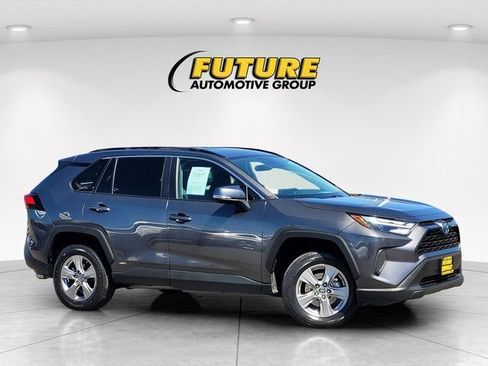 Certified 2023 Toyota RAV4 LE AWD/4WD image 4